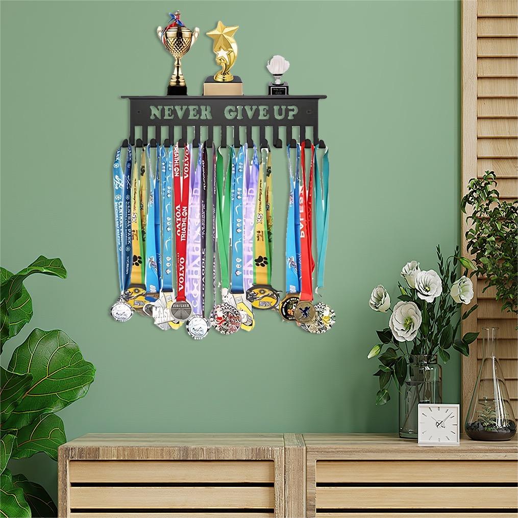 Metalowy stojak na medale spor – Model Kit Runner Organizer recenzja i cena